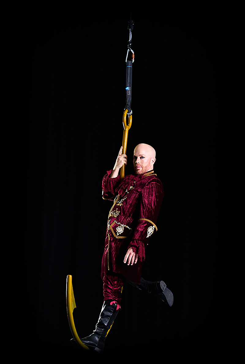 Captain Hook on Golden Aerial Hook long shot